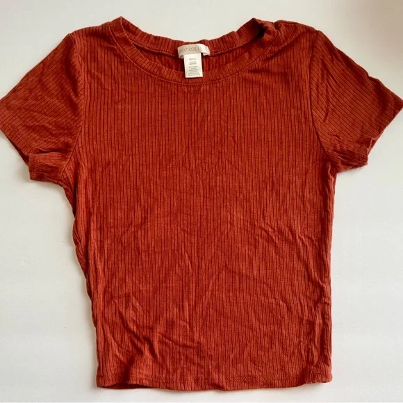 Women's Basics Rust Top - Picture 1 of 3